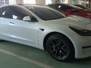 Tesla 2021 model 3